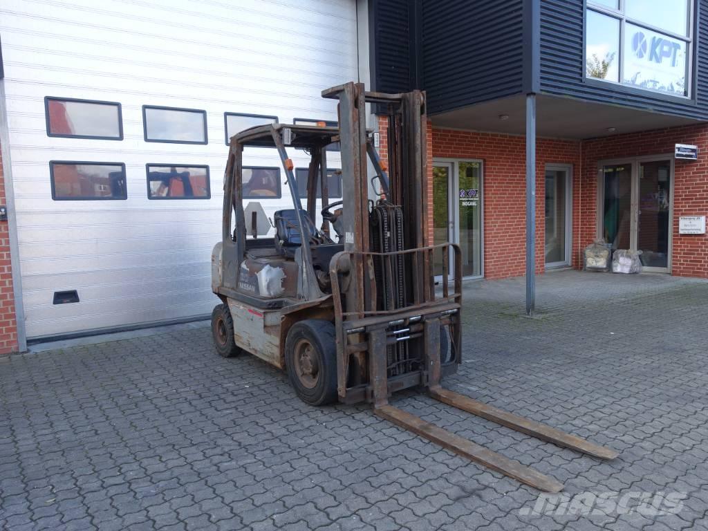 Nissan Y1D2A200 Carrelli elevatori diesel