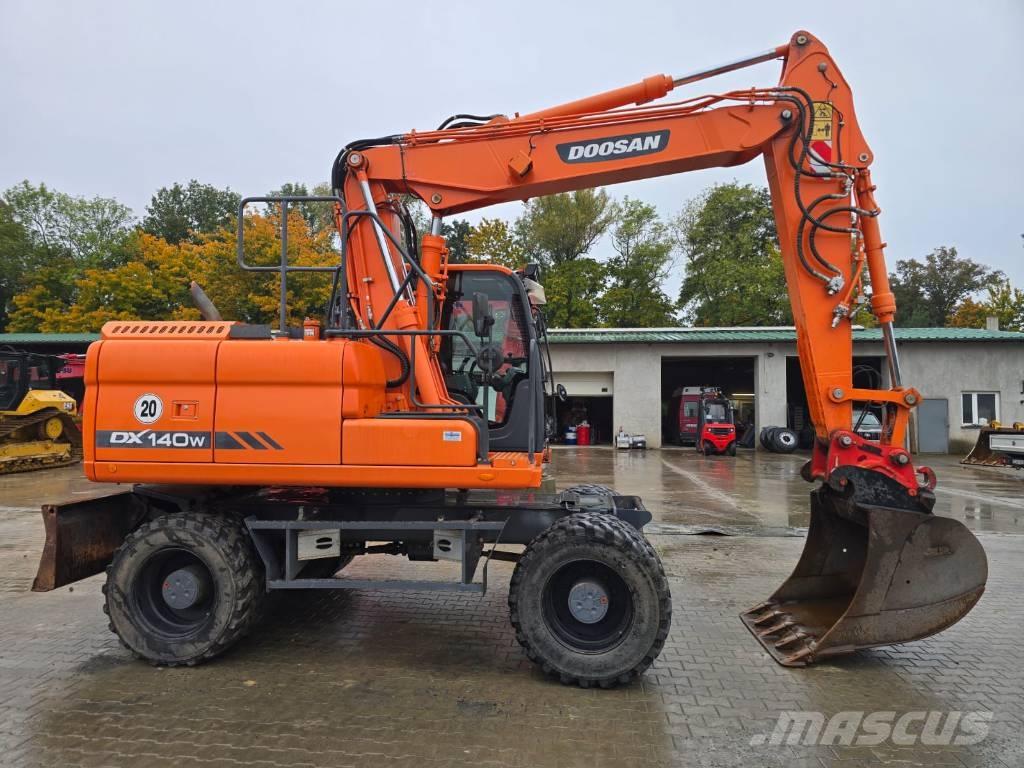 Doosan DX 140-W Escavatori gommati