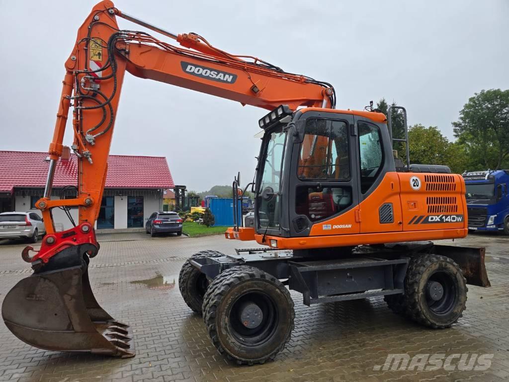 Doosan DX 140-W Escavatori gommati