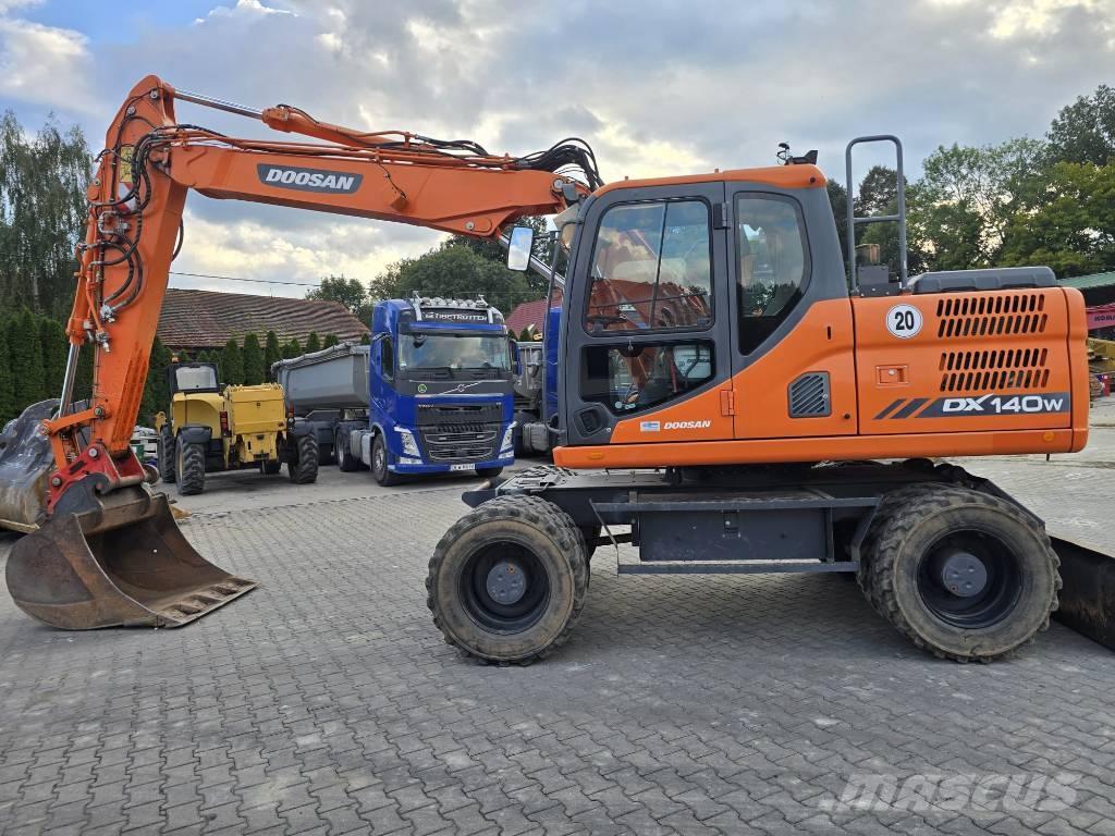 Doosan DX 140-W Escavatori gommati
