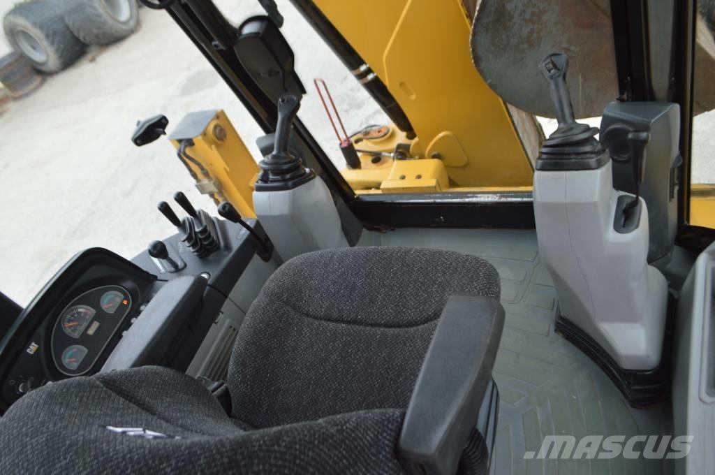 CAT 432 F Terne