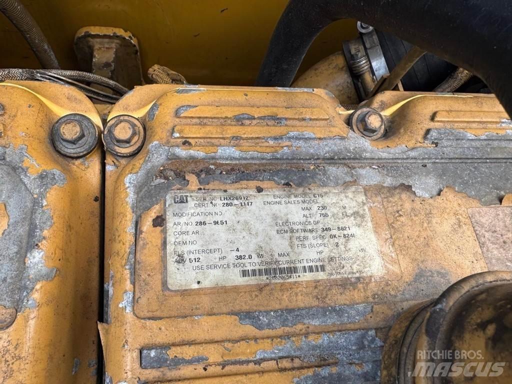 CAT 374DL Escavatori cingolati