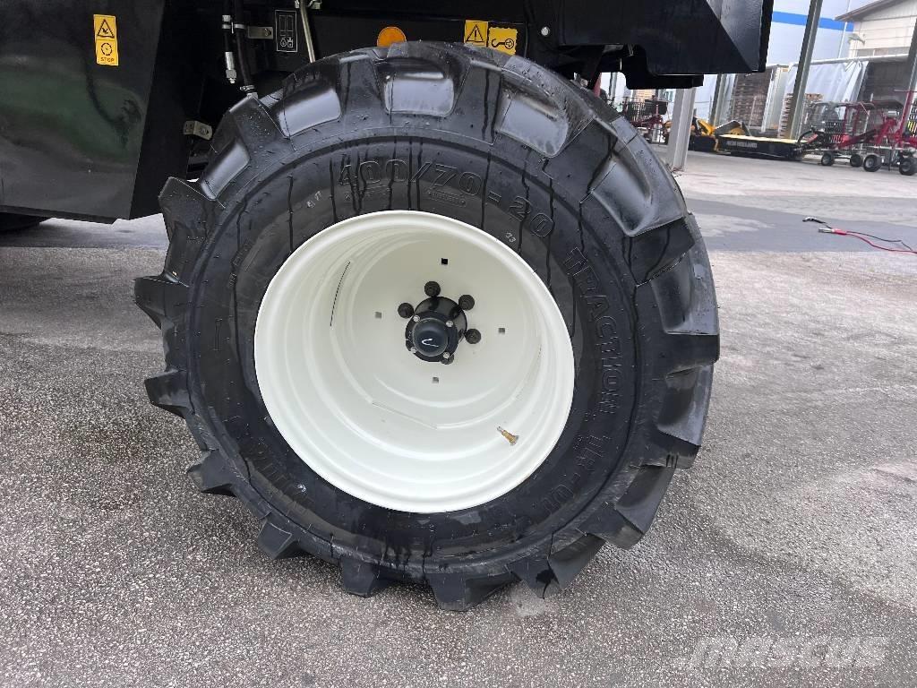 New Holland TC 4.90 Mietitrebbiatrici