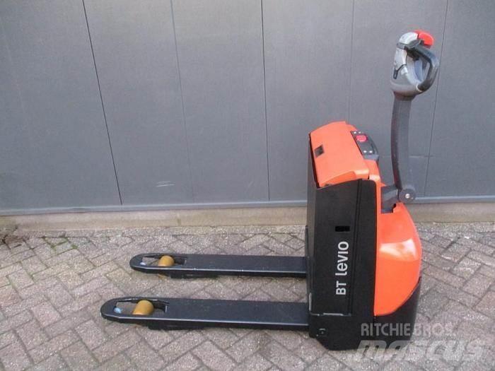 Toyota LWE 140 Transpallet manuale