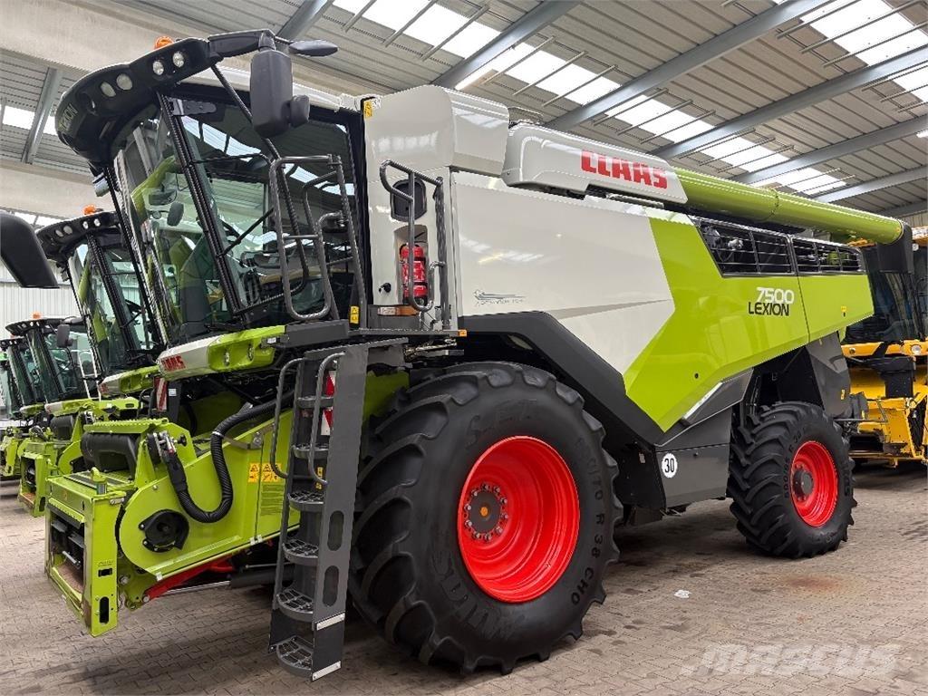 CLAAS LEXION 7500 Mietitrebbiatrici