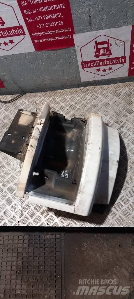 Scania 94 D.  1324599 Cabine e interni
