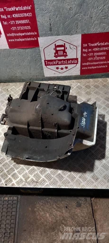 Scania 94 D.  1324599 Cabine e interni