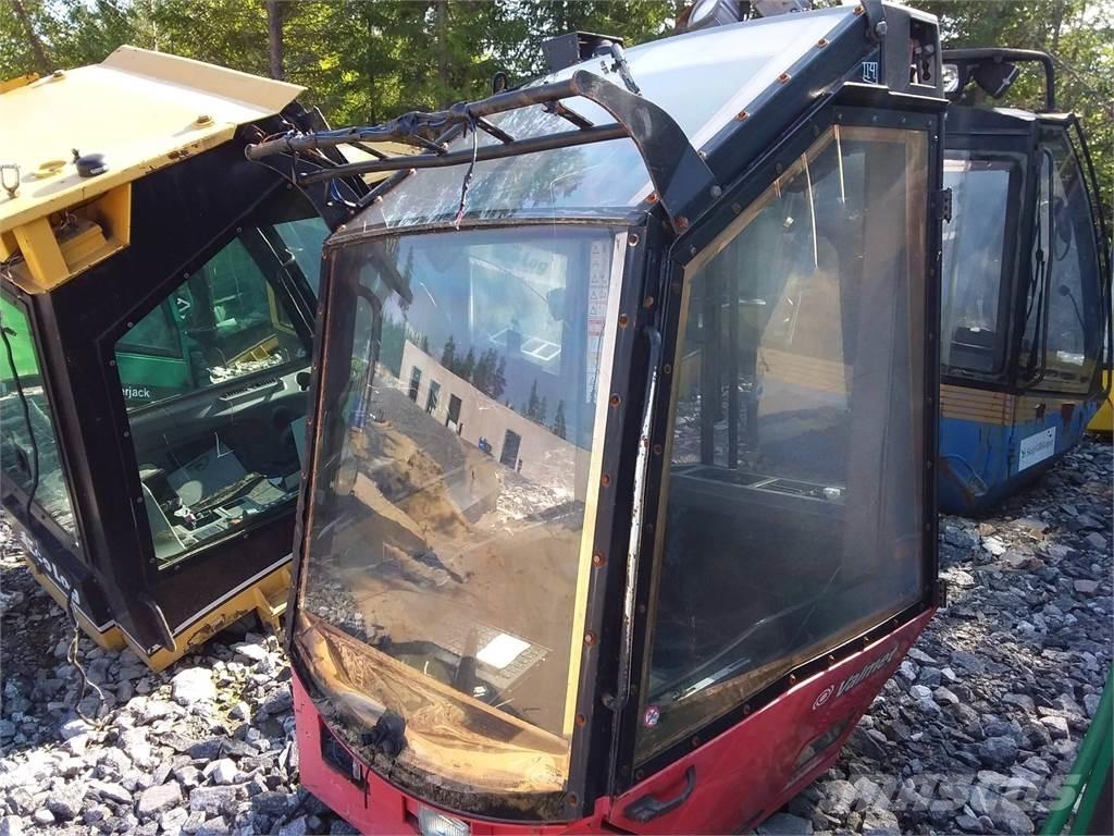 Valmet 901 Cabine e interni