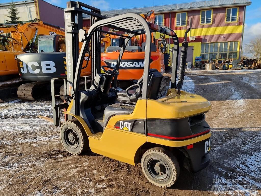CAT DP 25 N Carrelli elevatori diesel