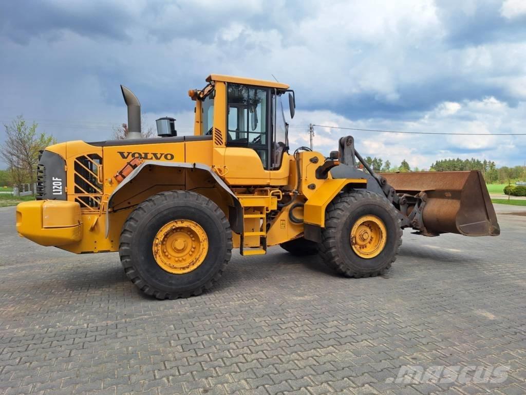 Volvo L 120 F Pale gommate
