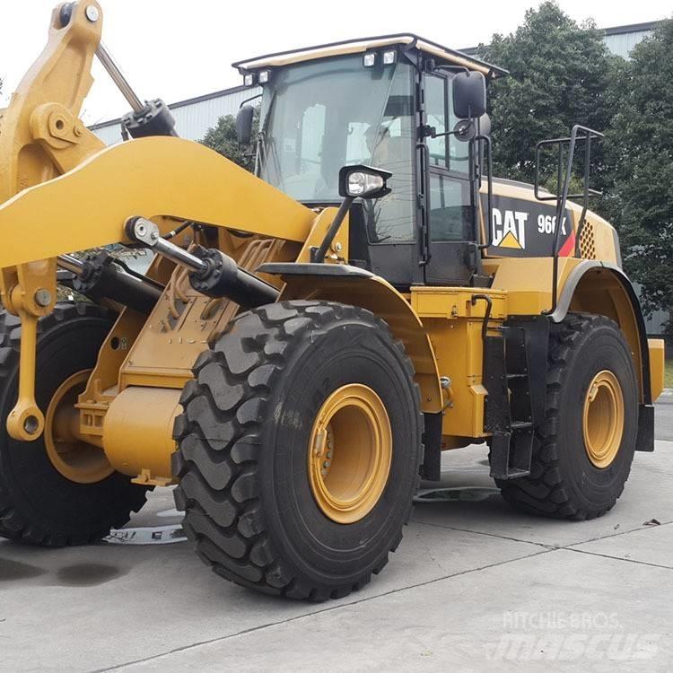 CAT 966 K Pale gommate