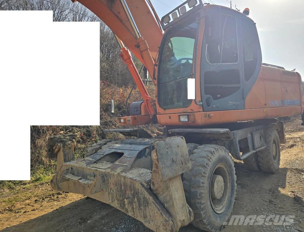 Doosan DX 210 W Escavatori gommati