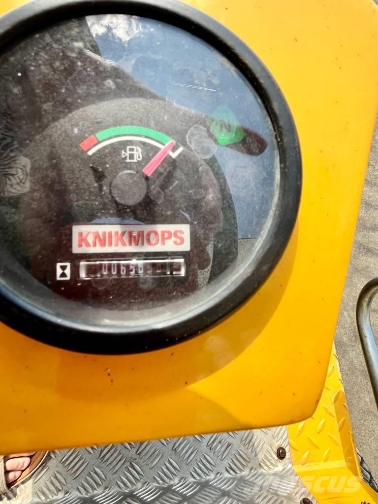 Knikmops KM 100 Pale gommate