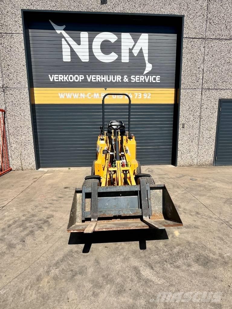 Knikmops KM 100 Pale gommate