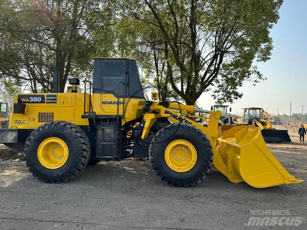 Komatsu WA 380 Pale gommate
