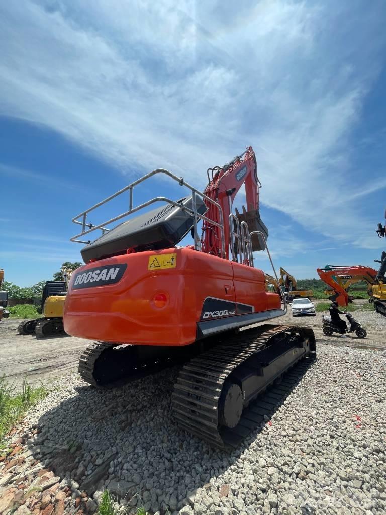 Doosan DX 300 Escavatori cingolati