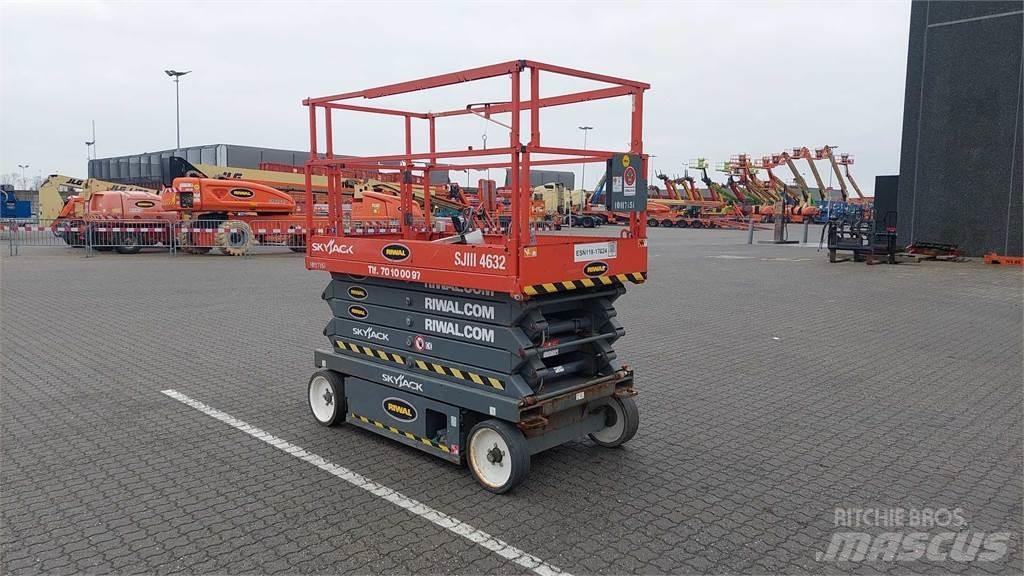 SkyJack SJIII4632 Piattaforme a pantografo