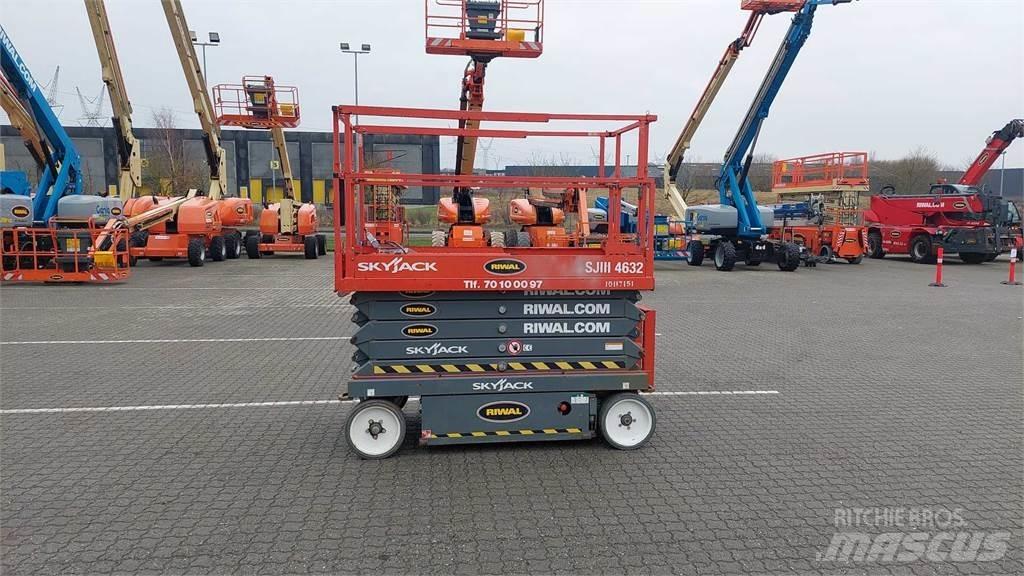 SkyJack SJIII4632 Piattaforme a pantografo