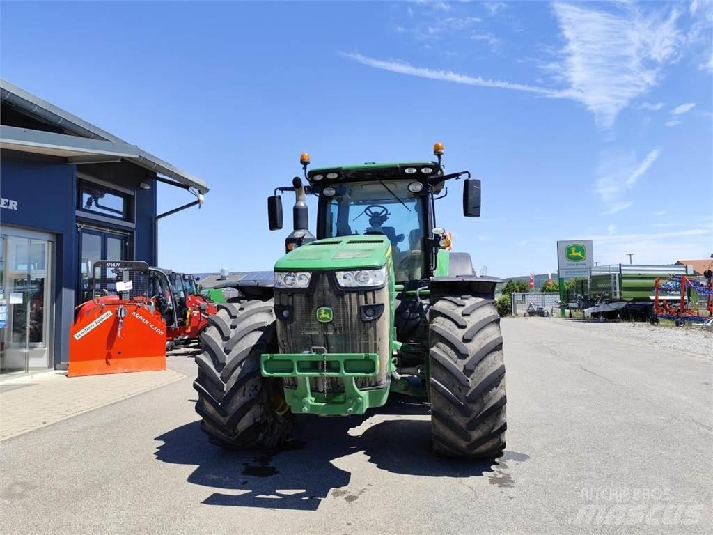 John Deere 8370R Trattori