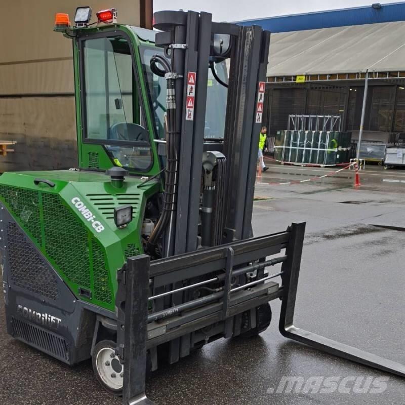 Combilift CB 2500 Carrello elevatore retrattile a 4 vie