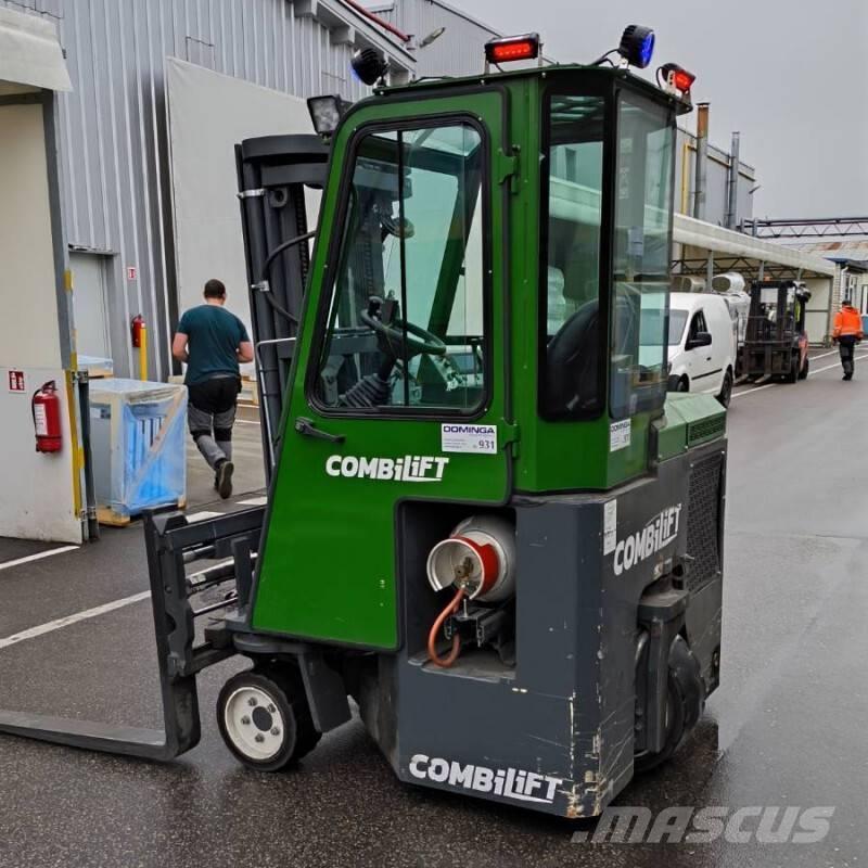 Combilift CB 2500 Carrello elevatore retrattile a 4 vie