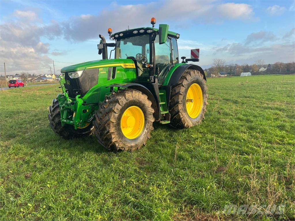 John Deere 6R215 Trattori