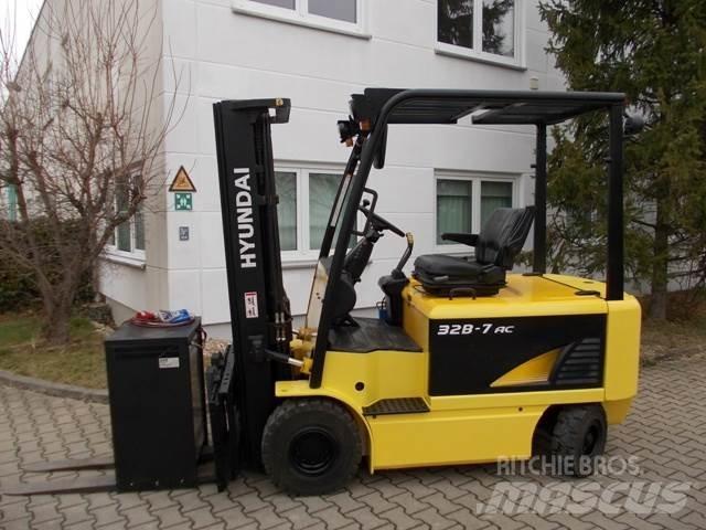 Hyundai 32 B-7 Carrelli elevatori elettrici