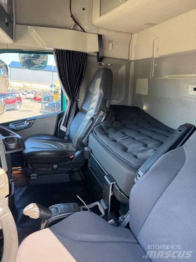 Volvo FH 540 Camion con gancio di sollevamento