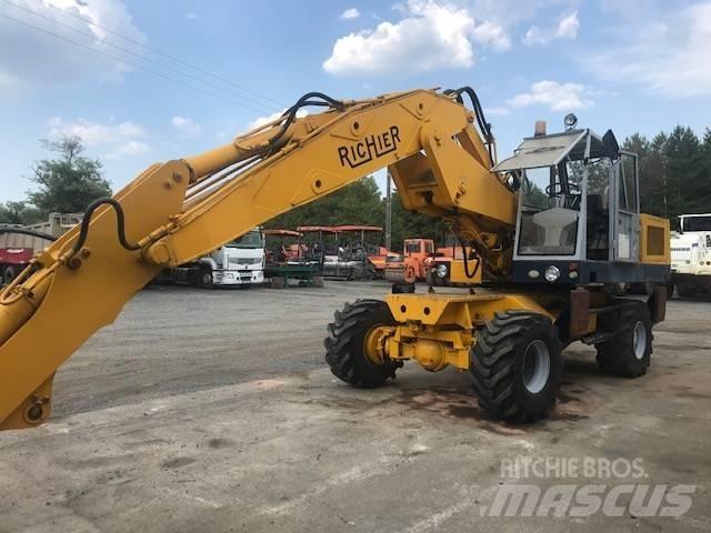Richier H17P Escavatori gommati