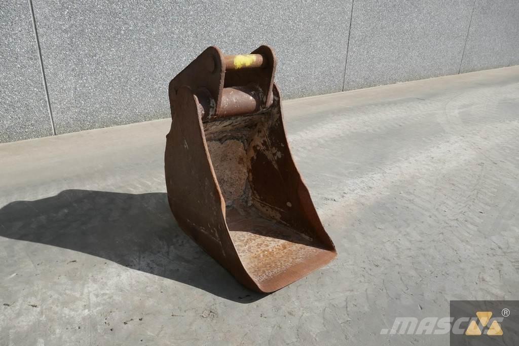 CAT 320 Bucket Benne