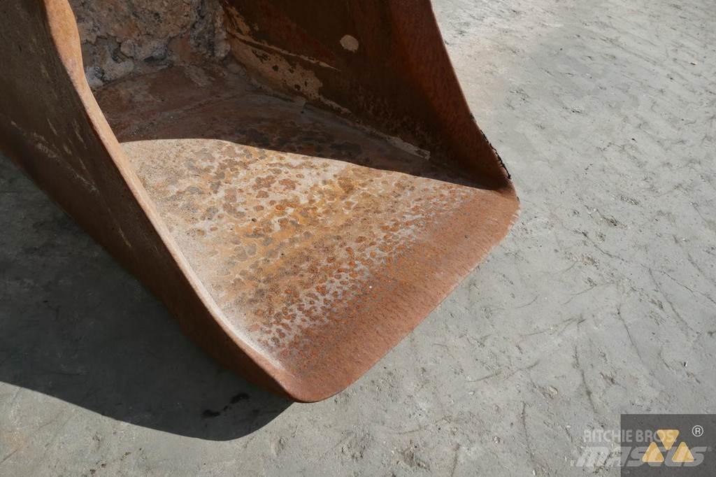 CAT 320 Bucket Benne