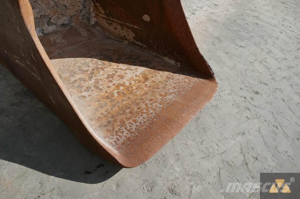 CAT 320 Bucket Benne