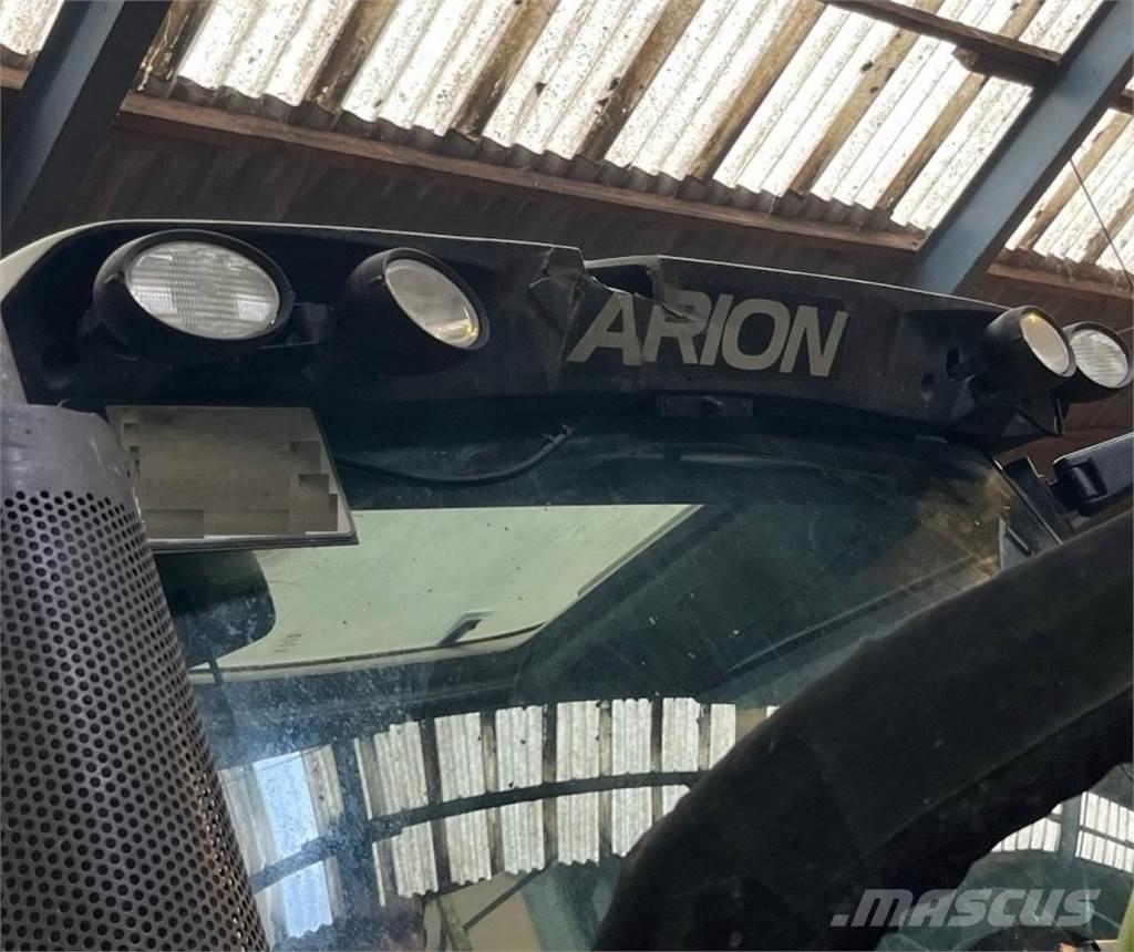 CLAAS Arion 420 Trattori