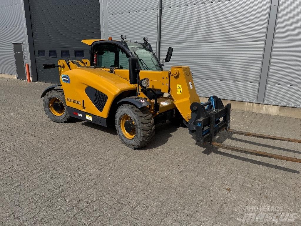 XCMG XC 6-2506 E Sollevatori telescopici