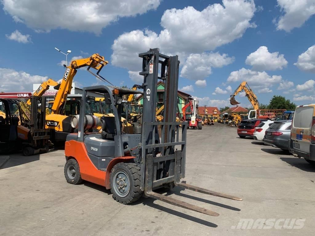  CPQD30 30 Carrelli elevatori GPL