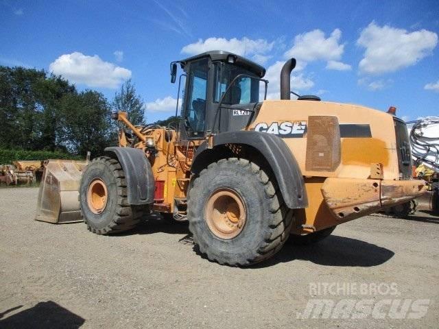 CASE 921 E Pale gommate