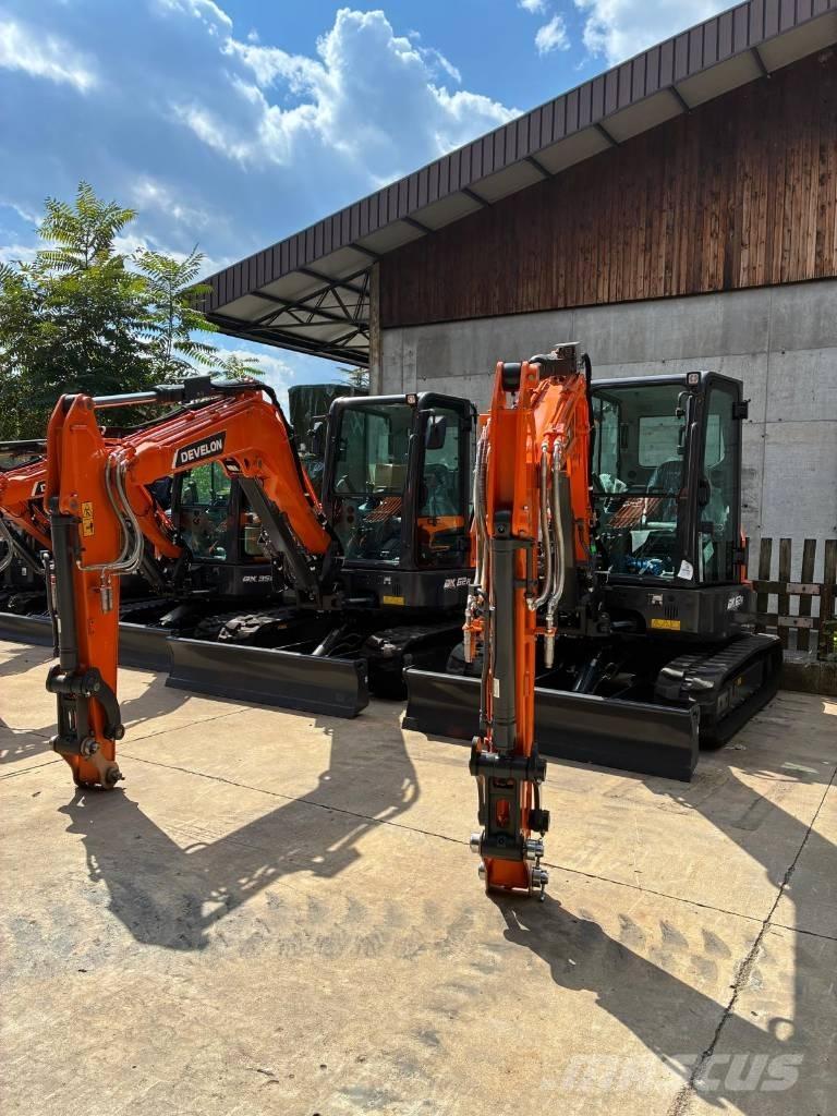 Develon DX 27 Z-7 Miniescavatori