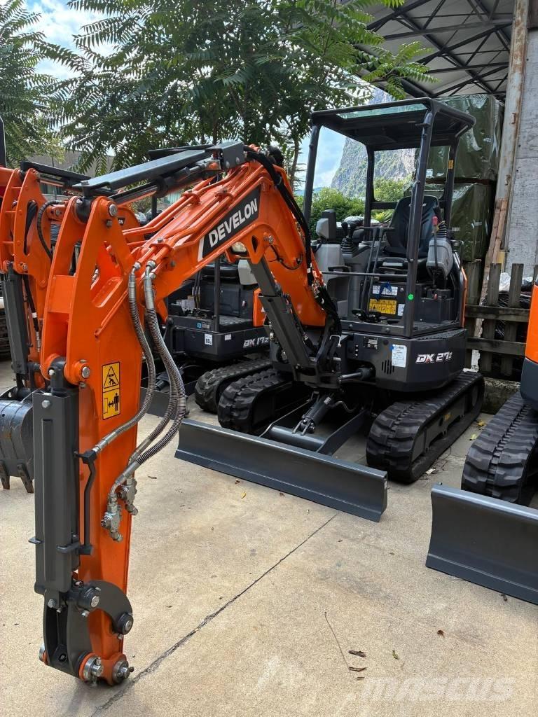 Develon DX 27 Z-7 Miniescavatori