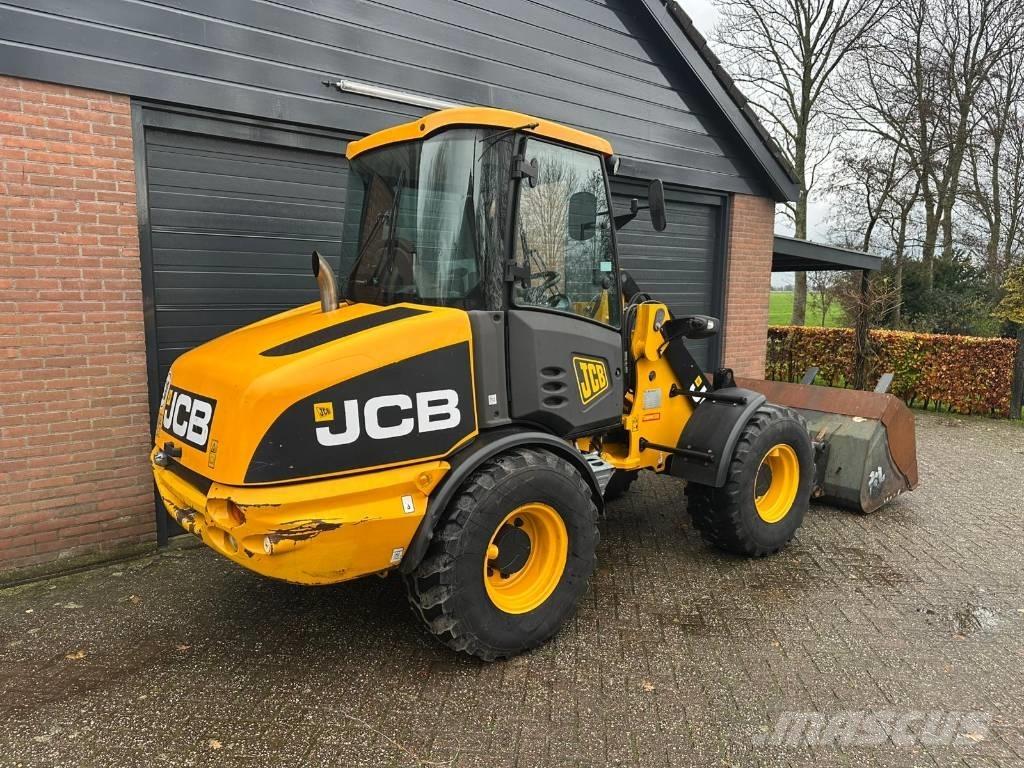 JCB 406 Pale gommate