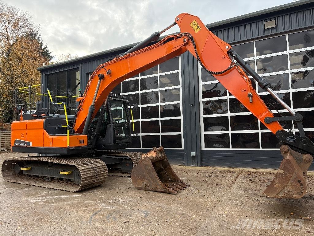 Doosan DX 140 LC Escavatori cingolati