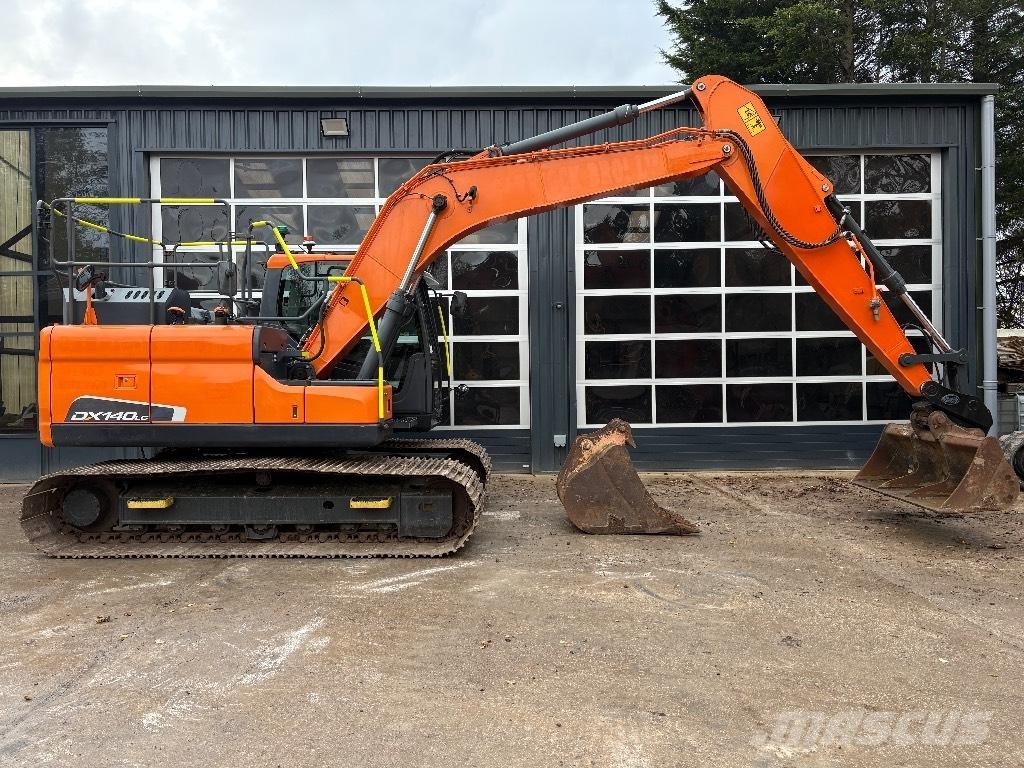 Doosan DX 140 LC Escavatori cingolati