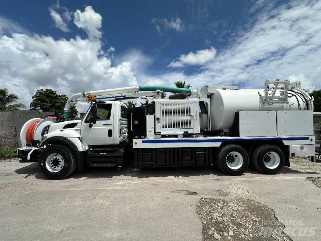 International 7400 Camion autospurgo