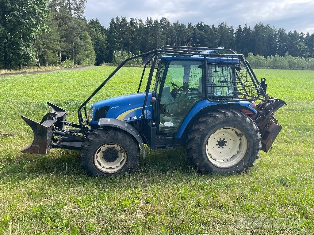 New Holland T5050 Altri mezzi forestali