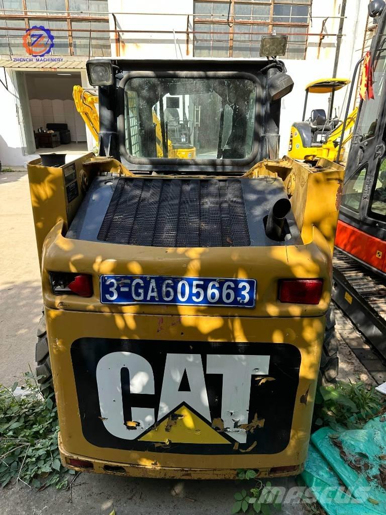 CAT 226 B Mini Pale Gommate