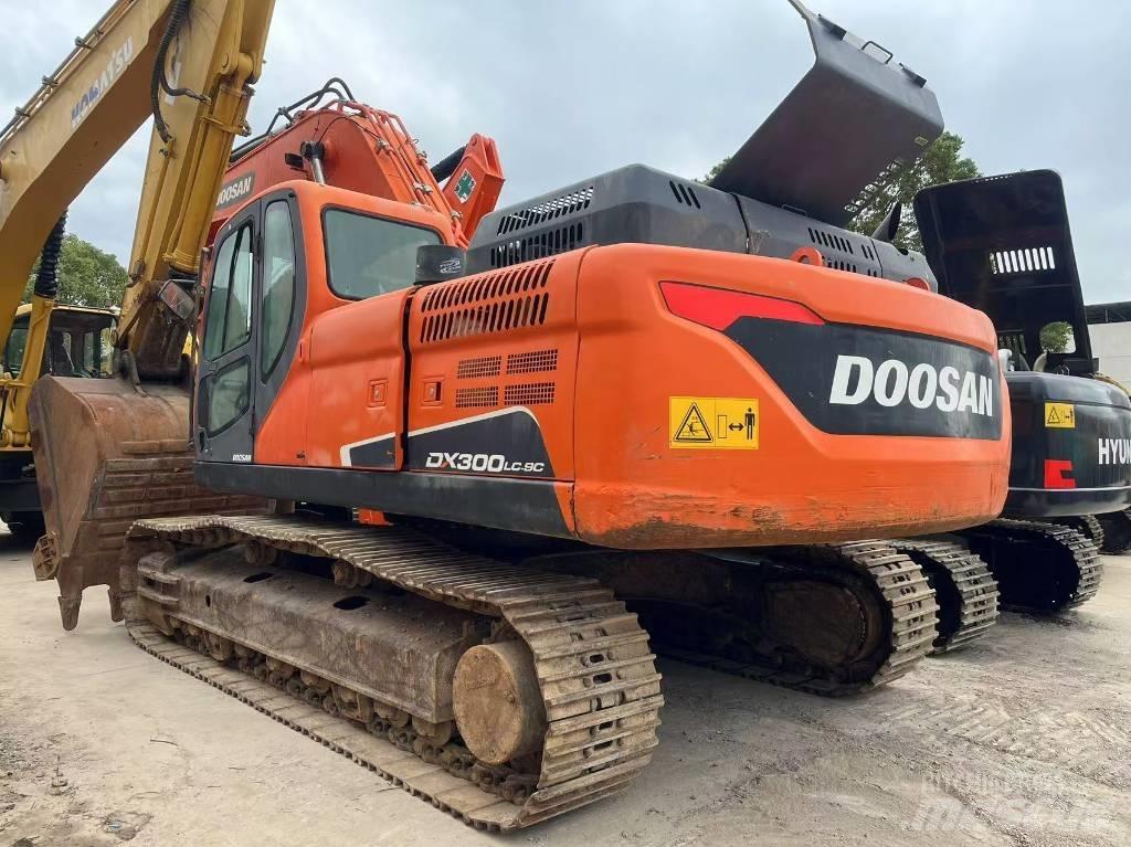 Doosan DX300LC-9C Escavatori cingolati