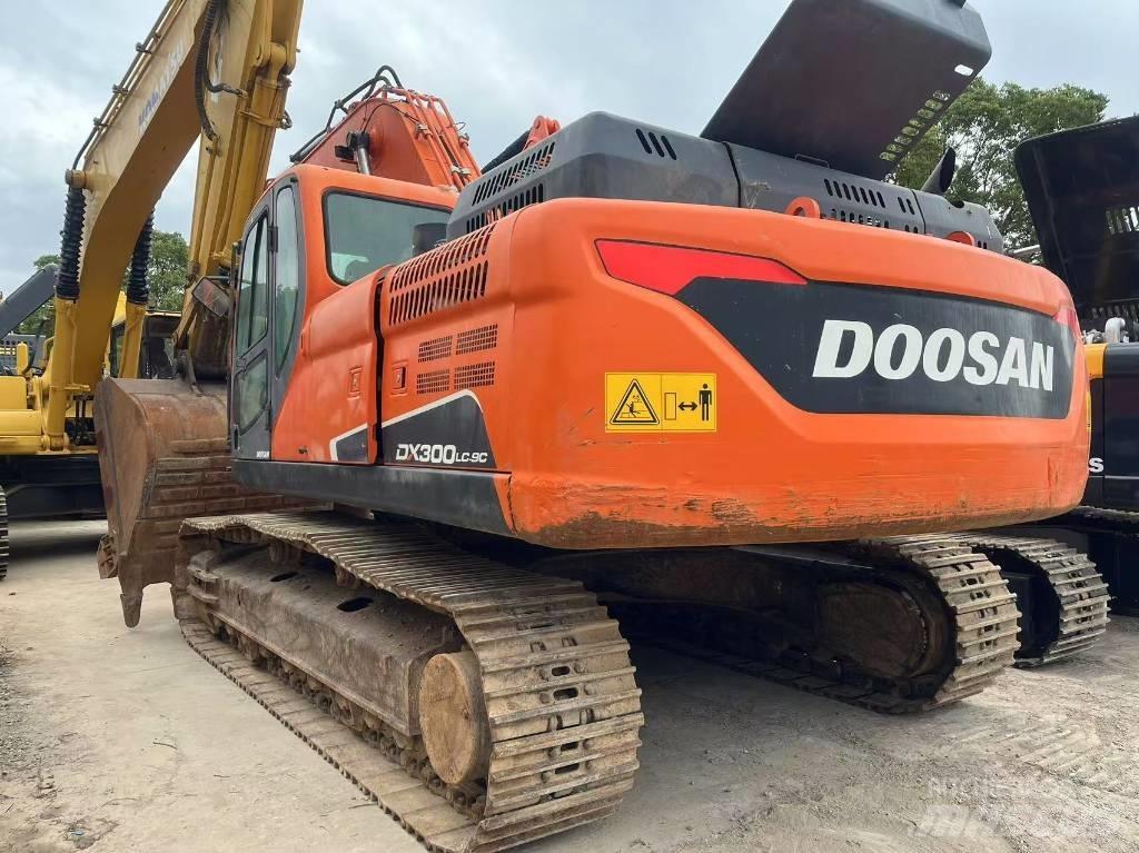 Doosan DX300LC-9C Escavatori cingolati