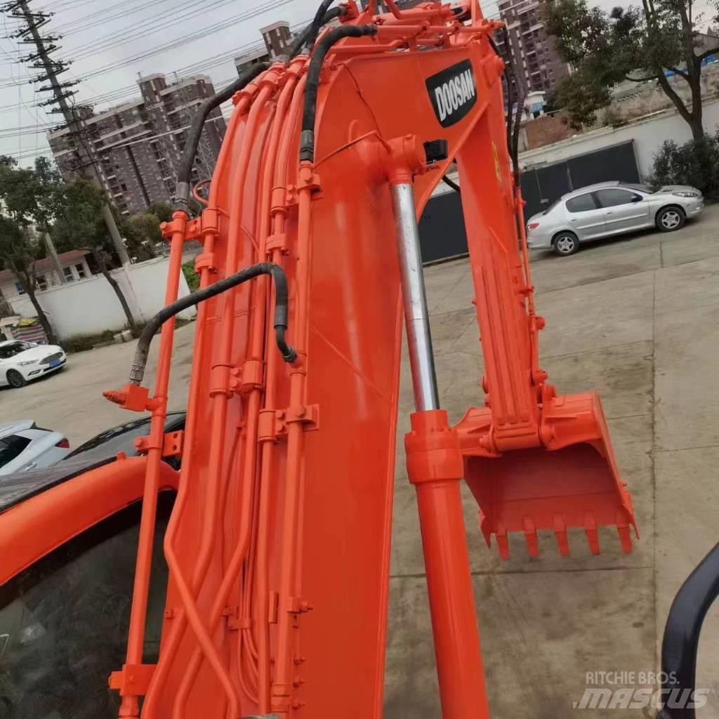 Doosan DX 225 LC Escavatori cingolati