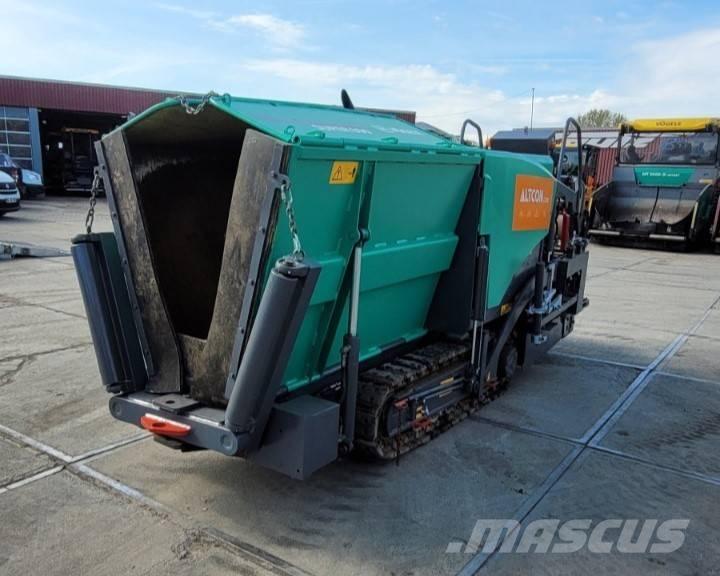 Vögele SUPER 800 Finitrici