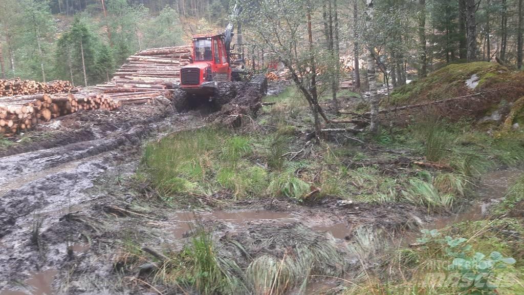 Komatsu 895 Forwarder