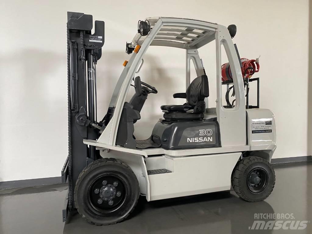Nissan UG1D2A30LQ Carrelli elevatori GPL